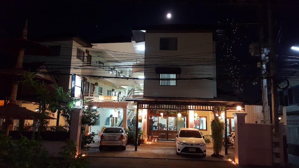 Safe House Court Chiang Mai Exterior foto